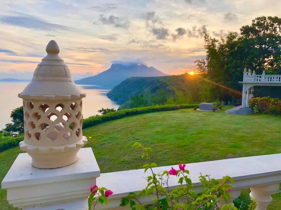 Ataalaya Farmhouse Batangas Екстериор снимка